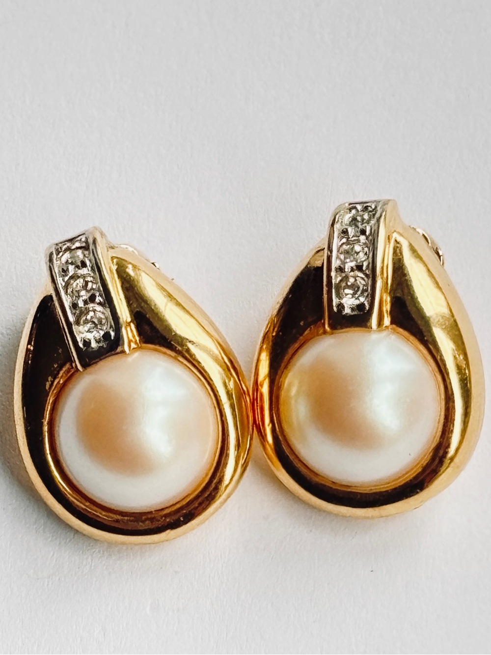 Nina Ricci Vintage 80s Gold Faux Pearl Clear Rhinestone Clip On Earrings